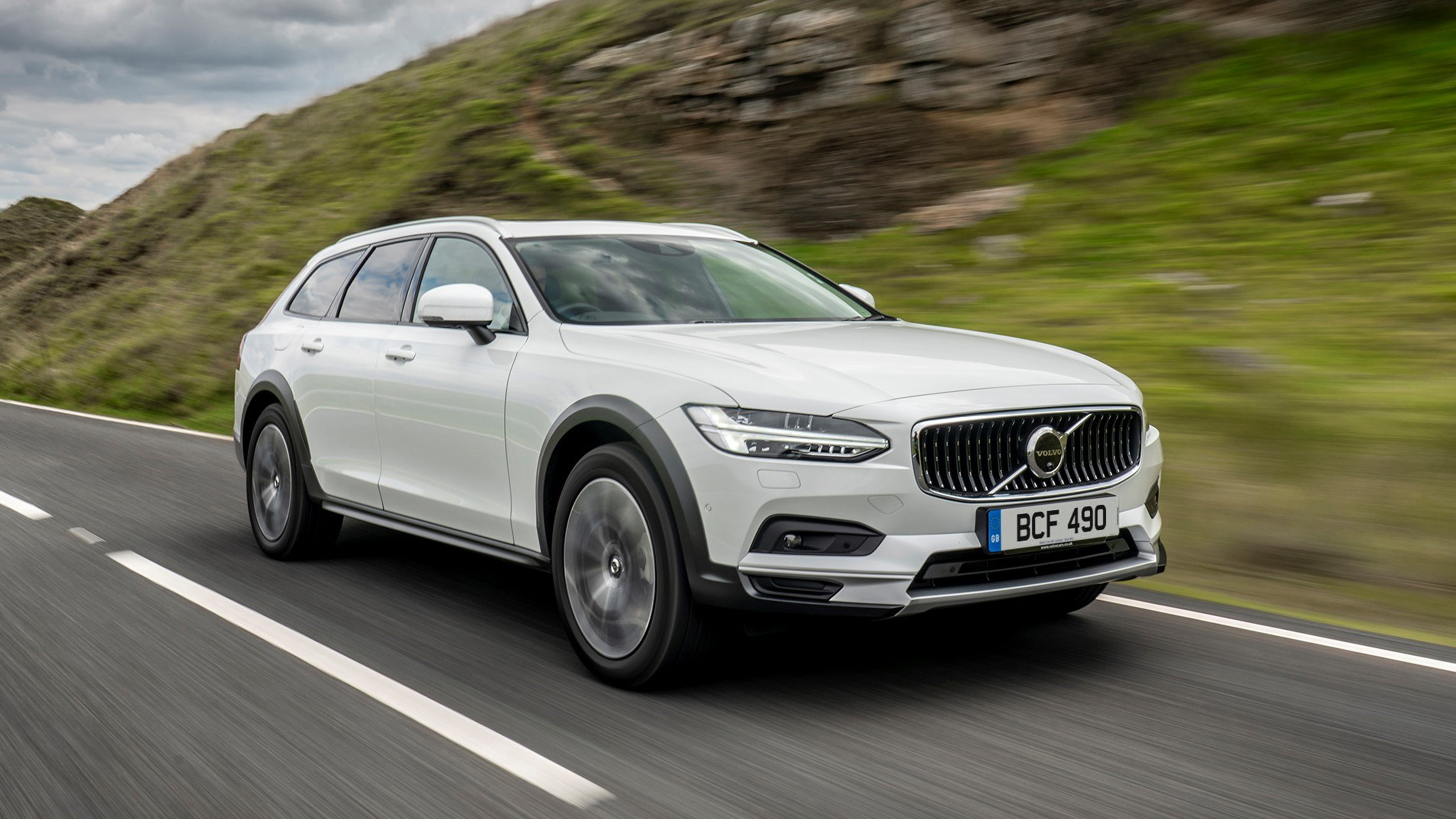 Volvo V90 Cross Country estate Owner Reviews MPG, Problems